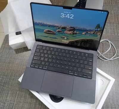 Apple MacBook Pro M2 Max 1TB SSD with complete box available