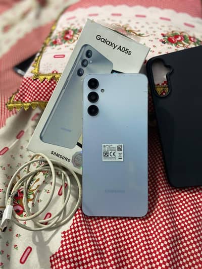 Samsung a05s 4 128 with box original cable