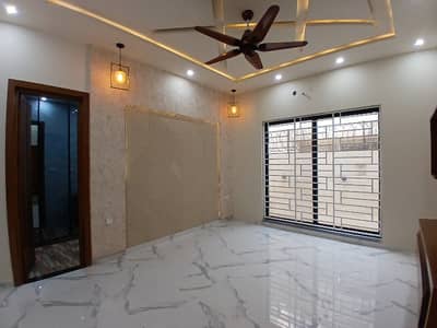 5 Marla Double Story House For Rent in Eden Valley Pic's Not Real