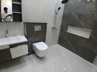 10 Marla House For Rent In Eden Gardens Canal Road Pic's Not Real