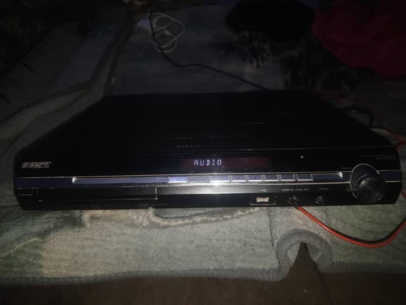 سونی ڈی وی ڈی ہوم تھیٹر سسٹم – بہترین آواز 1