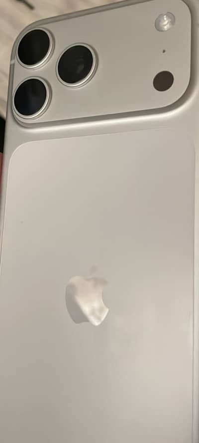 Apple iPhone 17 Pro Max 256 gb jv bypassed.