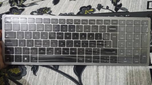 Dell wireless keyboard with dual mode (2x Bluetooth + Dongle)