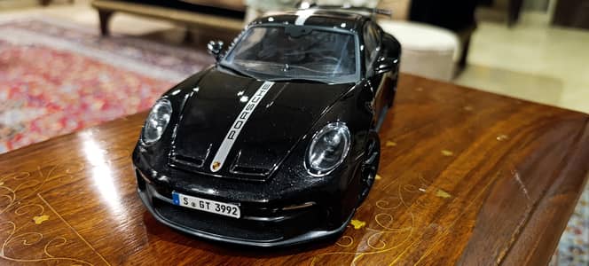 Model car Porsche 911 GT3 from maisto