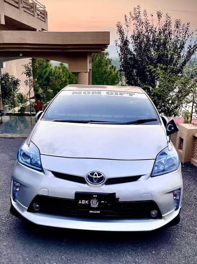 2013/16 model Prius islambad number all documents by hand