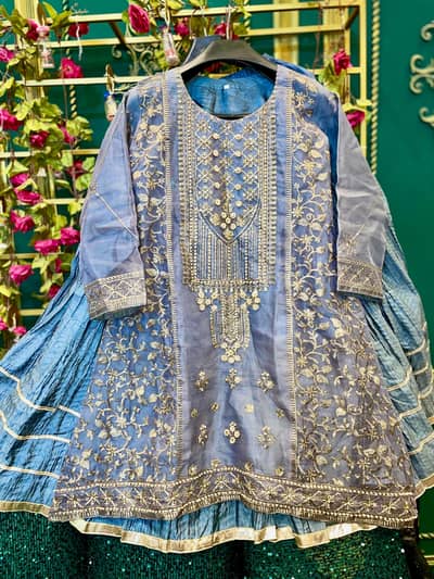crush garara with kameez in very good condiition