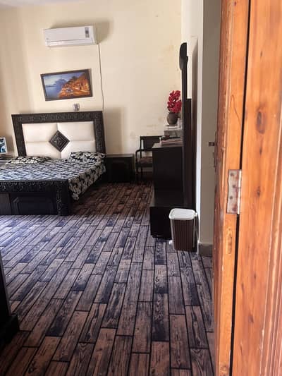 Wooden Poshish  carving bed in excellent condition