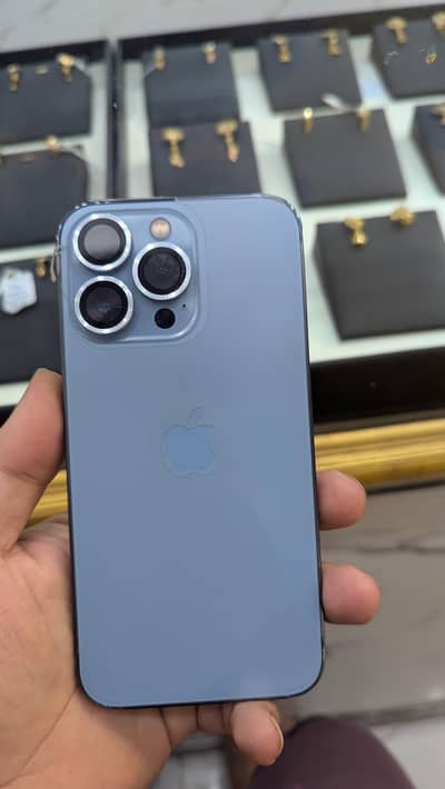 iphone 13 pro 256 gb  sim time available box charger non pta