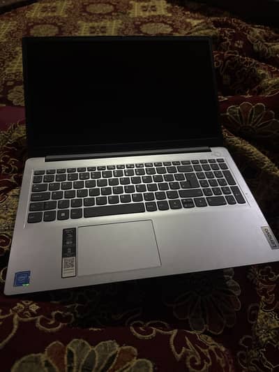 Lenovo IDEAPAD1i 15”,7