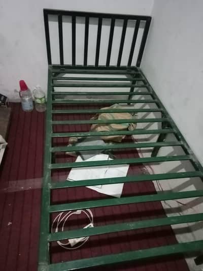 single bed Pura iron solid best quality and 10/10
