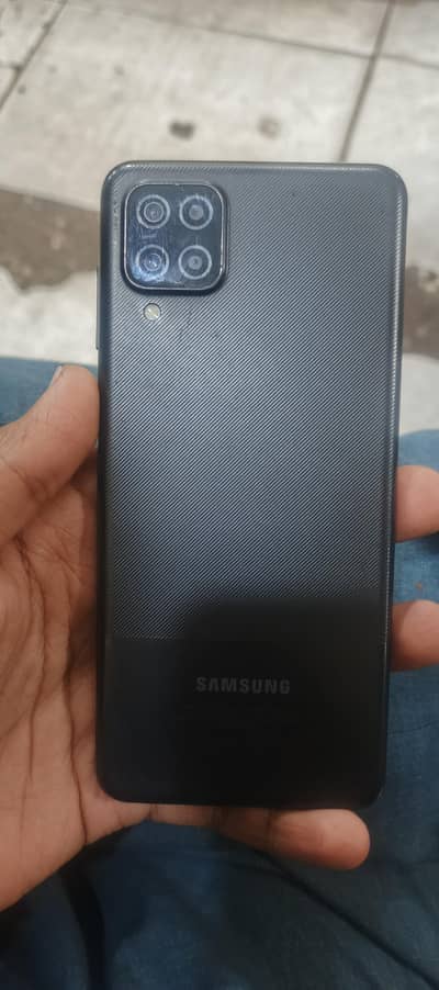Samsung A12