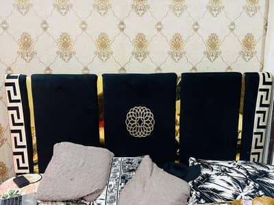 valvet bed in black color