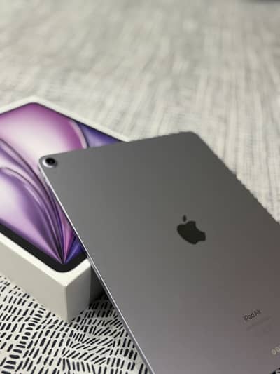 apple air m2 chip 13 inches in purple