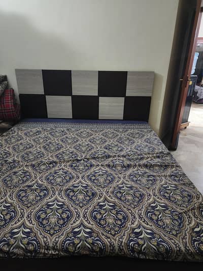 Full bedroom set with divider 40000 RS