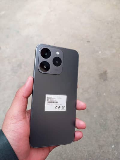 Realme 15T. . . . 8/256