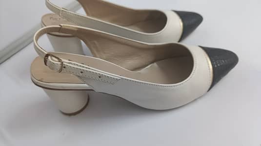 Court Shoes Size 10(40)