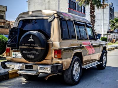 Mitsubishi Pajero 1986