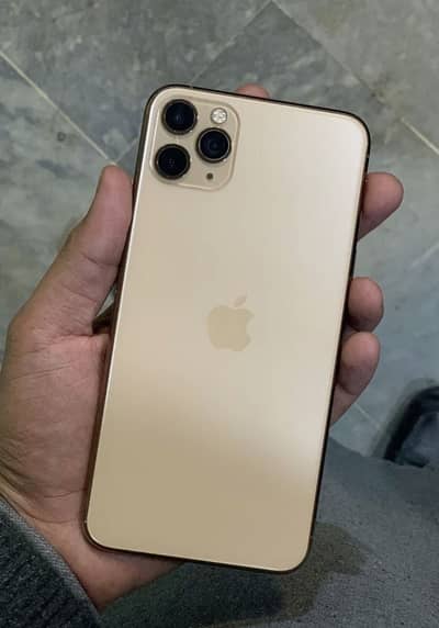 iPhone 11 Pro Max golden colour