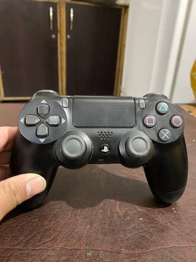 PS4 dual shock 4 controller