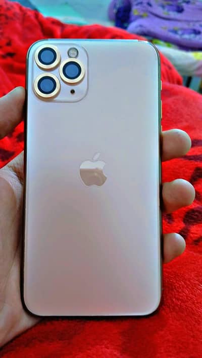 I phone 11 pro golden
