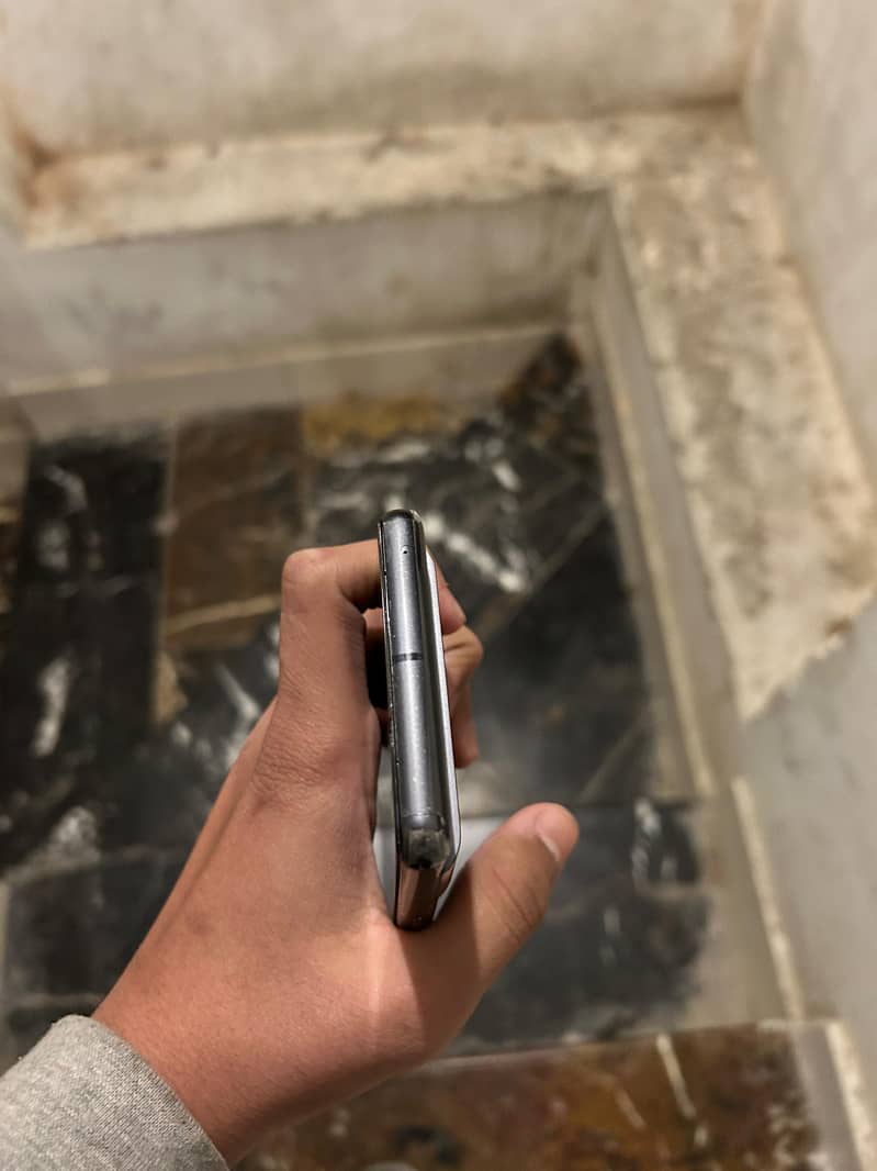 Google pixel 7 condition 10/10 6