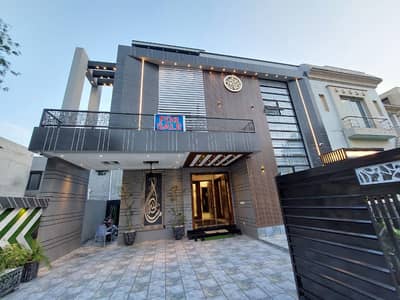 10 MARLA BRAND NEW FULL HOUSE FOR RENT