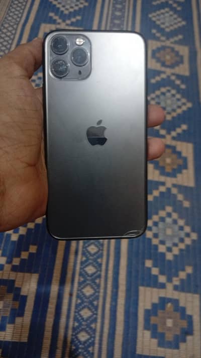 panel off and battery changed minor back bhi crack hi