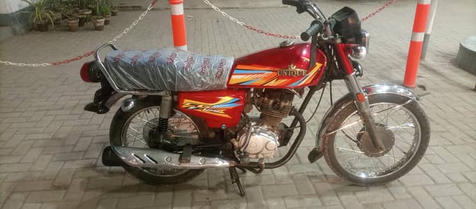 unique 125 2015 03196335923