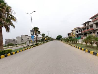 Kanal ( 4500 Sq Feet/ 500 Sq yard ) Corner,Main Boulevard Plus Extra Land Plot File Old Booking For Sale In Zinia Block Near To Possession Taj Residencia Islamabad Initial Investment 77.60 Lakh