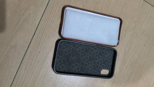 XR BRANDED POUCH