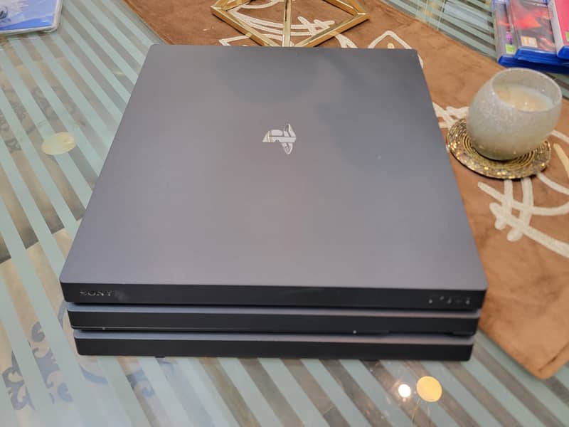 PS4 PRO 4
