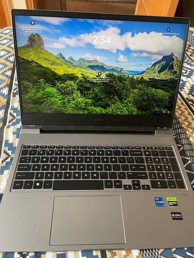 HP OMEN 4070 GAMING LAPTOP FOR SALE (NEGOTIABLE)
