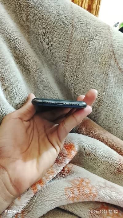 Iphone 11 pro 64 gb 10by 10 total genuine