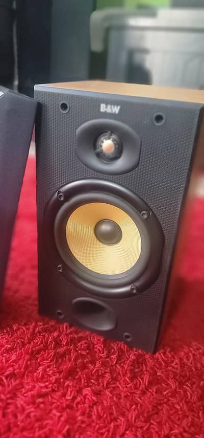 B&W DM 601 bookshelf speakers like klipsch kef paradigm focal