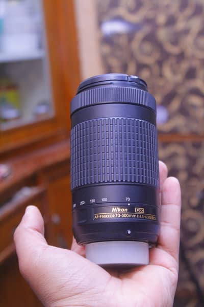 Nikon 70/300mm Dx 10/10 with box