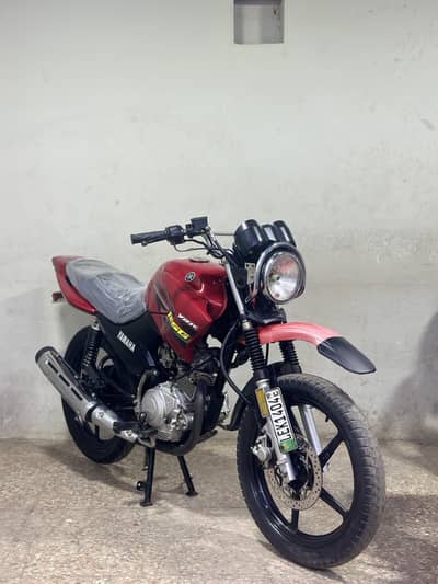 Yamaha ybr125g 2018 model ( low millage )
