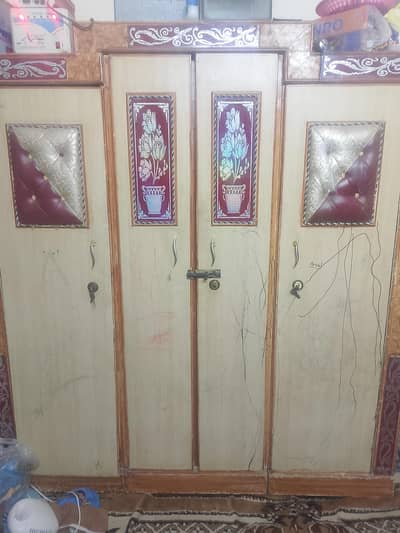 3 door wardrobe and 3 dor devider for sell