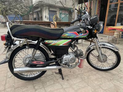 Honda 70 black 21 model