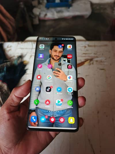 Infinix ZERO 30 Edge Display