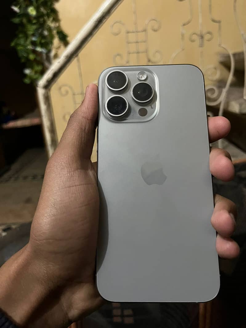 iPhone 15 pro Max JV 0