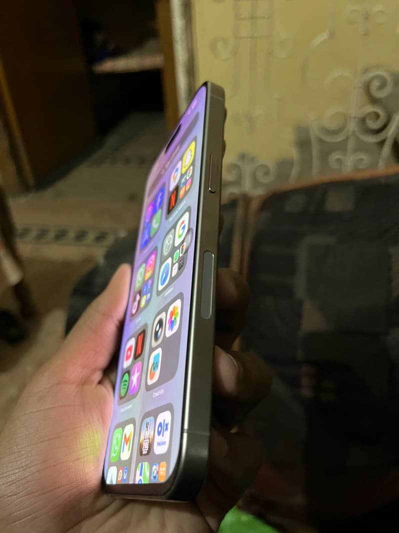 iPhone 15 pro Max JV 1