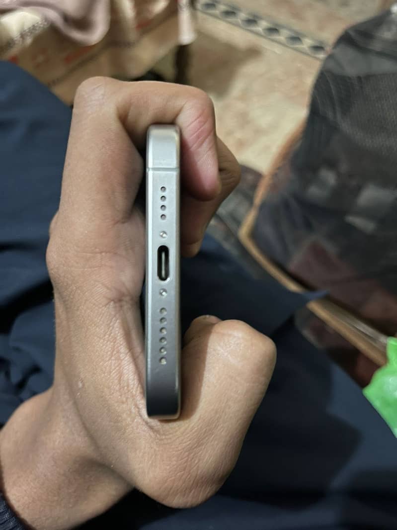 iPhone 15 pro Max JV 3