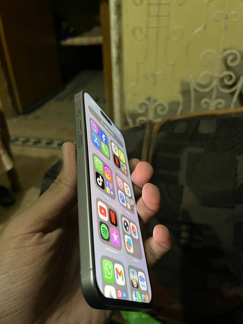 iPhone 15 pro Max JV 5