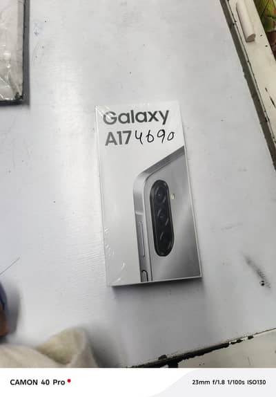 Samsung A17 8/256 few days used