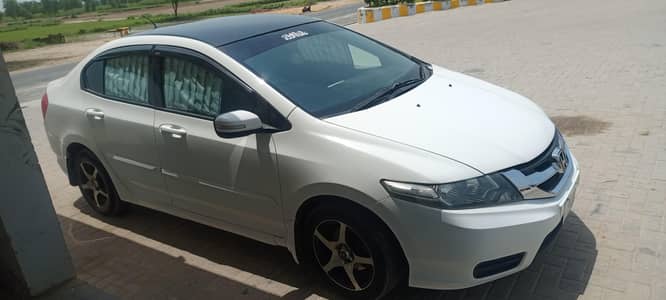 Honda city 2017 white colour. very good condition.