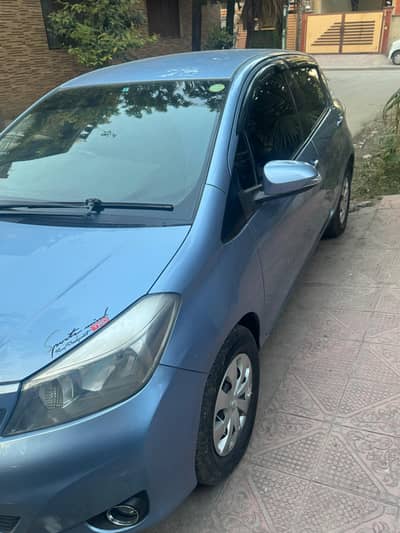 Toyota vitz 2014/17 excellent condition