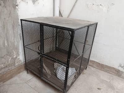 hen cage in good condition