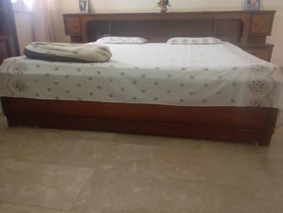 Bed office chair and Tv for sale