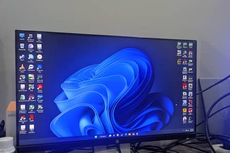 HP Z23n Borderless LCD Monitor