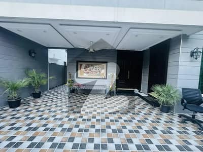 10 Marla Used House For Rent In Overseas B Bahria Town Lahore